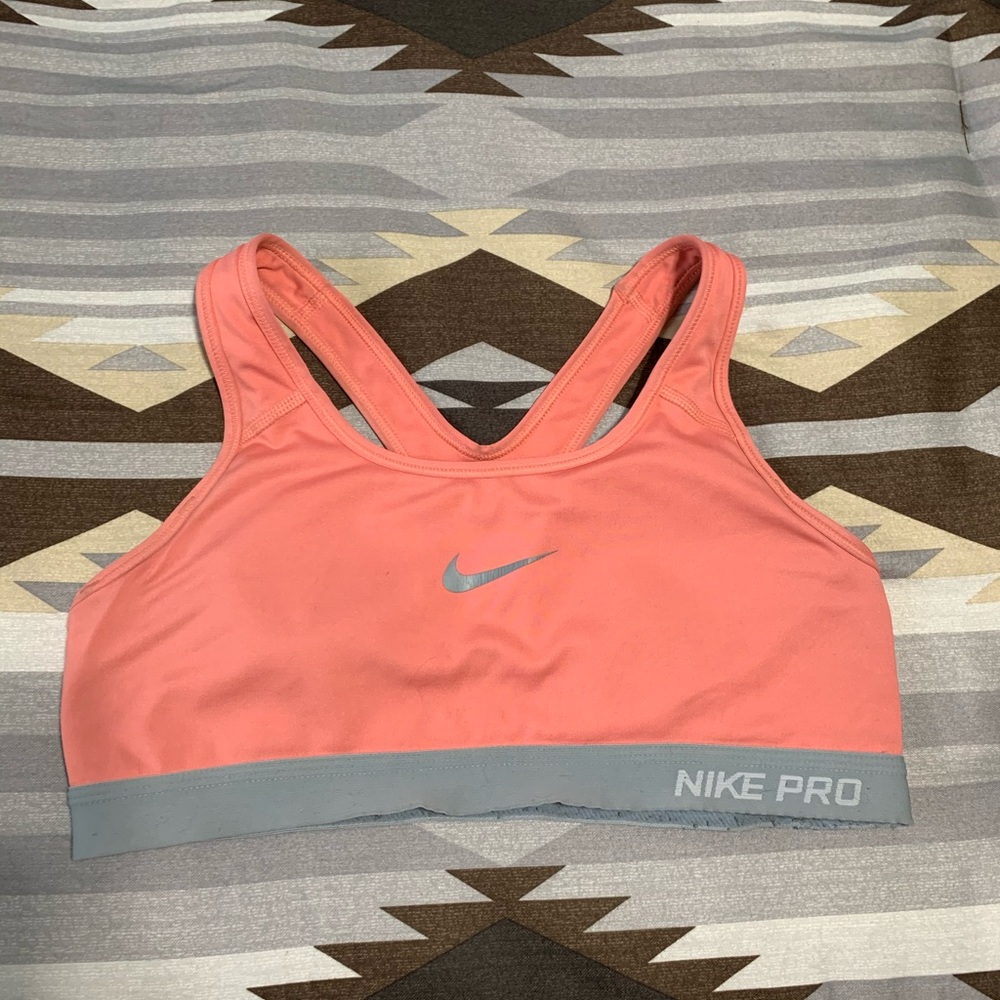 Nike pro sports bra